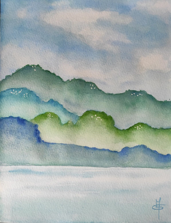 Forêt sur lac bleu vert