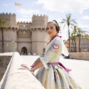 Sesión de fotos falleras y falleros en Valencia
