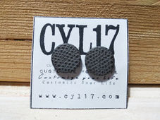 Maxi round gray-black leather lobe earrings (3) .jpg