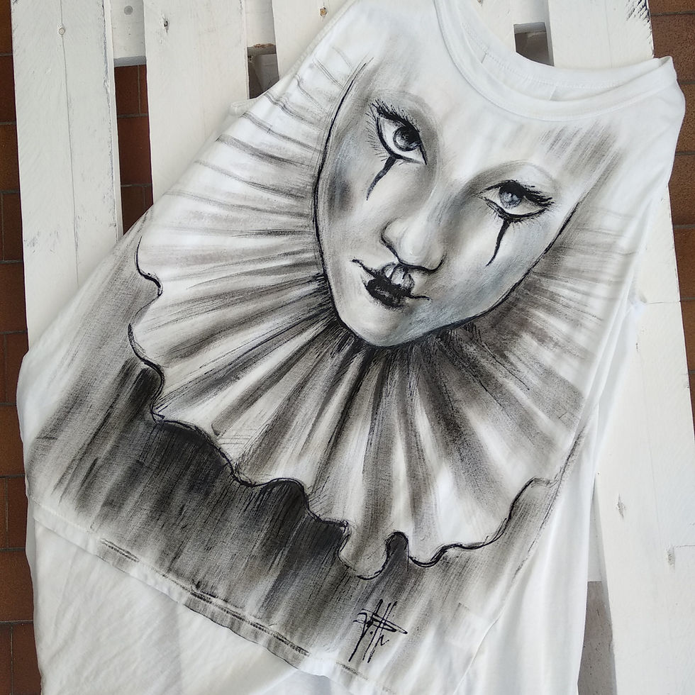 Thumbnail: Tank top canotta bianca personalizzata dipinta a mano con disegno pierrot vista frontale