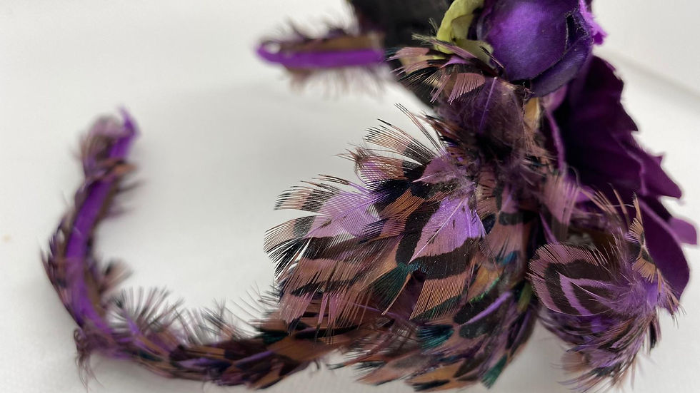 Miniatura: Tocado plumas