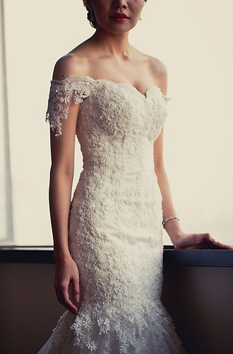 Gaun Pengantin Renda