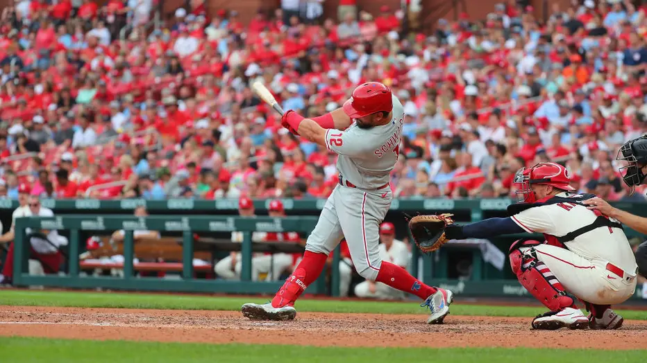 Baseball player swinging bat 