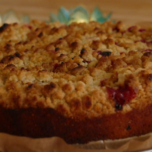 Veganer Obst-Streuselkuchen
