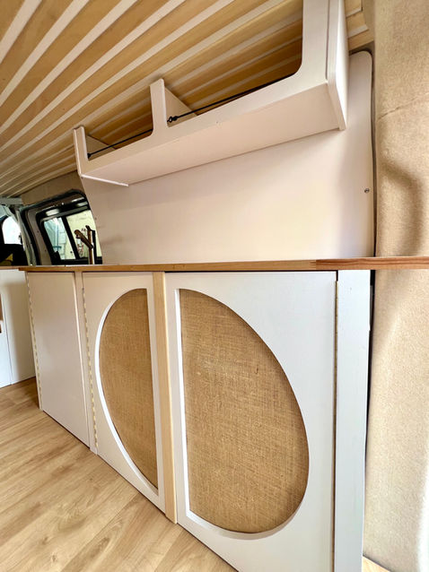 Van aménagé 2 personnes en location à Paris