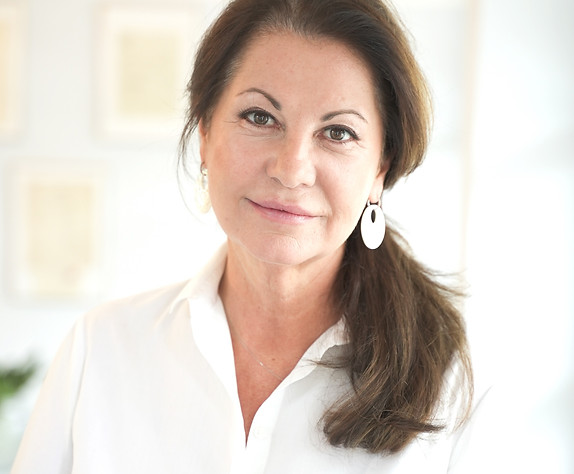 Prim. Dr. Karin Stengg D.O.