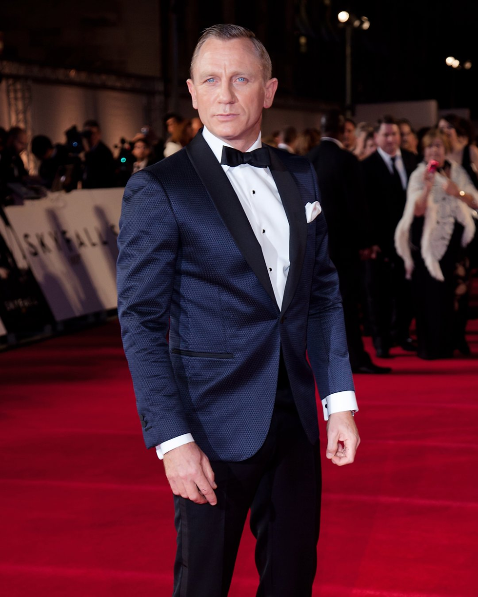 James Bond ในชุดทักซิโด้กับโบว์ไทสีดำ สัญลักษณ์ของผู้ชายสายเท่เหนือกาลเวลา