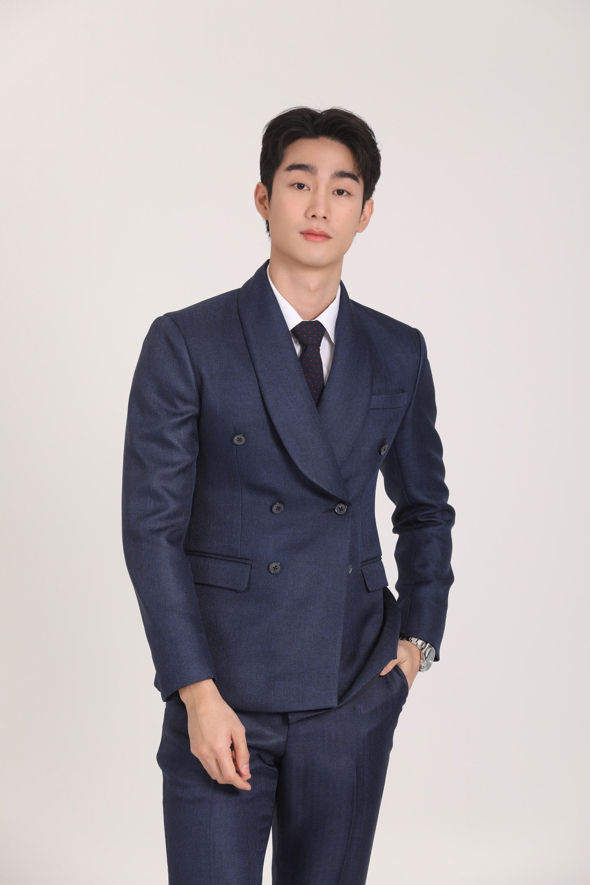เช่าสูทลาย Herringbone น้ำเงิน Admiral Blue Shawl Lapel Double-Breasted Basic Instinct กรุงเทพ B: สูทเช่าลาย Herringbone สีน้
