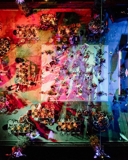 สูทสำหรับเจ้าบ่าว LGBTQ+ จาก Basic Instinct ดีไซน์ที่แสดงตัวตนและความภาคภูมิใจ