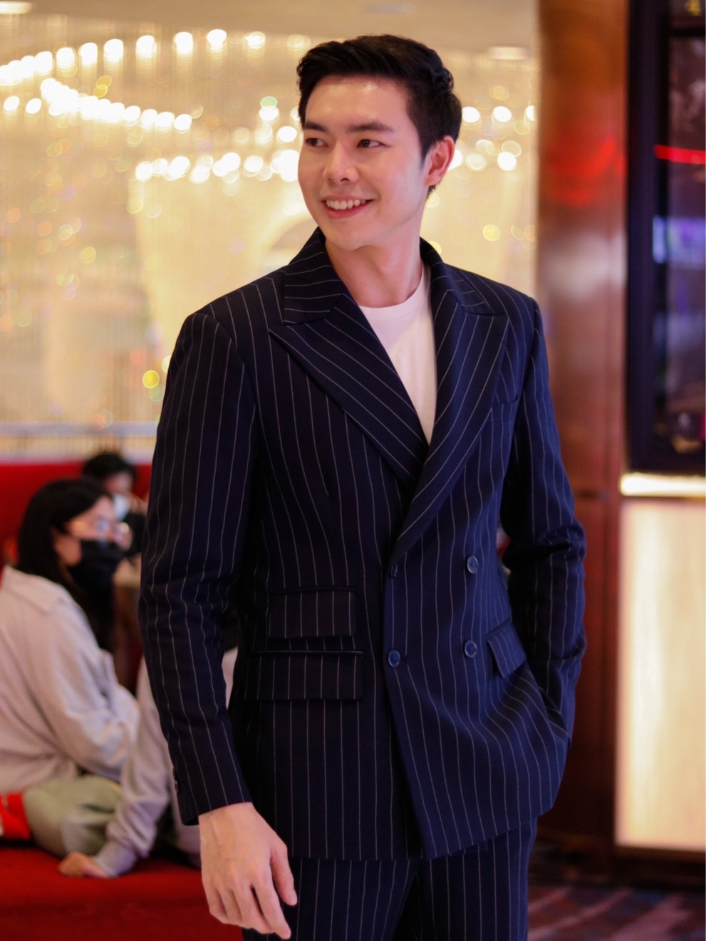 เช่าสูทลายพินสไตรป์น้ำเงิน Indigo Blue Pinstripe Double-Breasted Peak Lapel Basic Instinct กรุงเทพ
