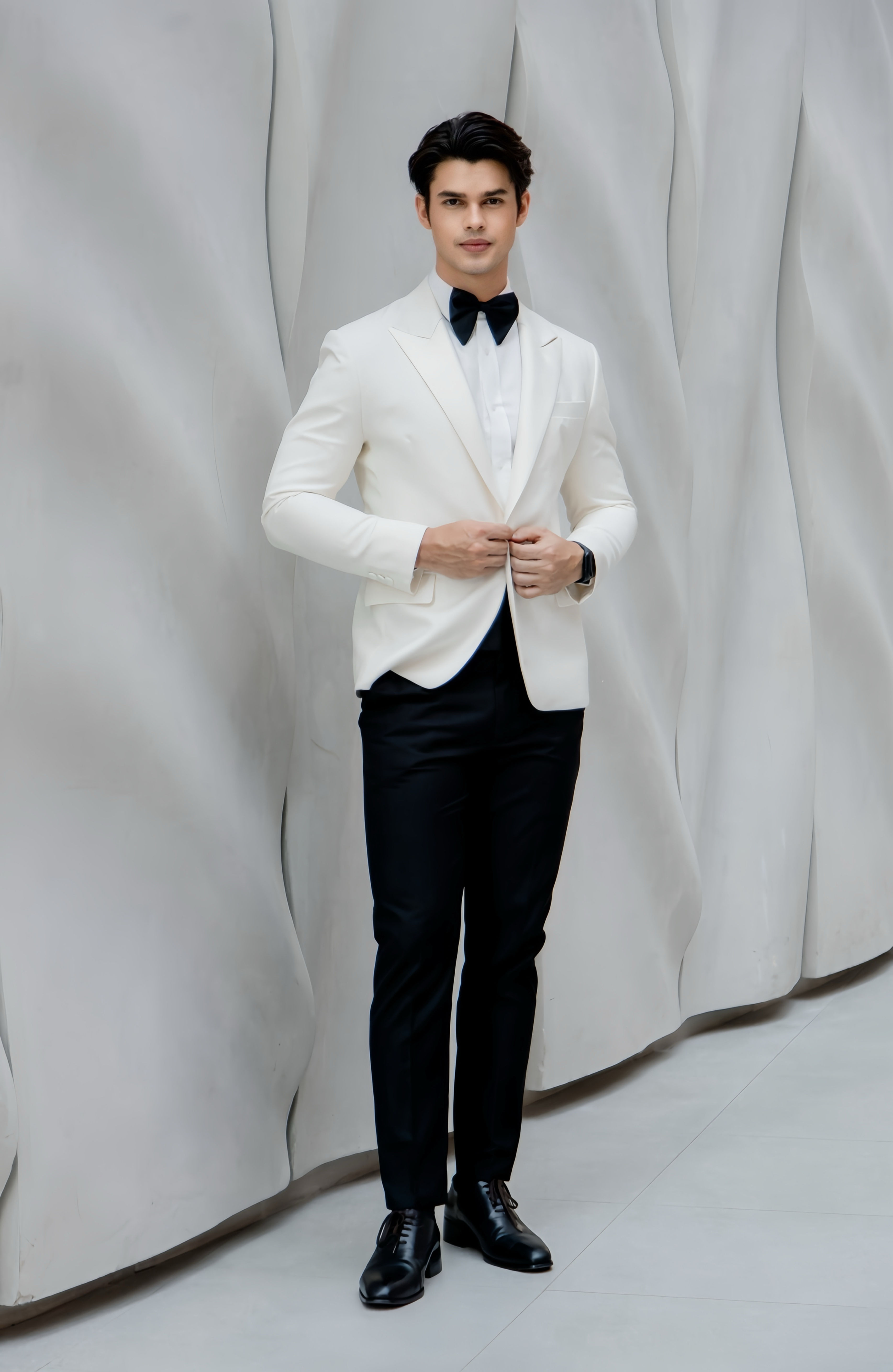 เช่าทักซิโดสีขาว Ivory White Peak Lapel Tuxedo Jacket Basic Instinct กรุงเทพ