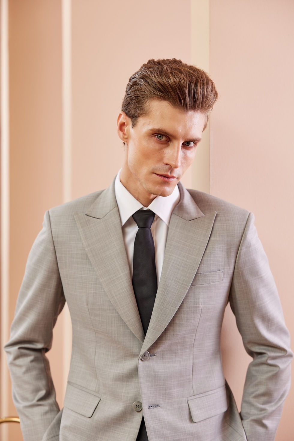 ภาพขนาดย่อ: Harbor Gray Peak Lapel Single-Breasted Suit