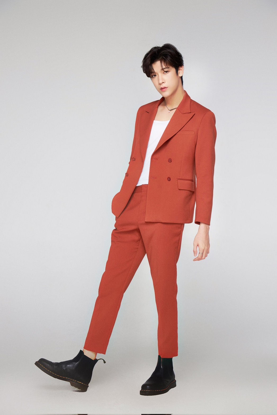 เช่าสูทสีน้ำตาลส้ม Saddle Brown Double-Breasted Peak Lapel Basic Instinct กรุงเทพ