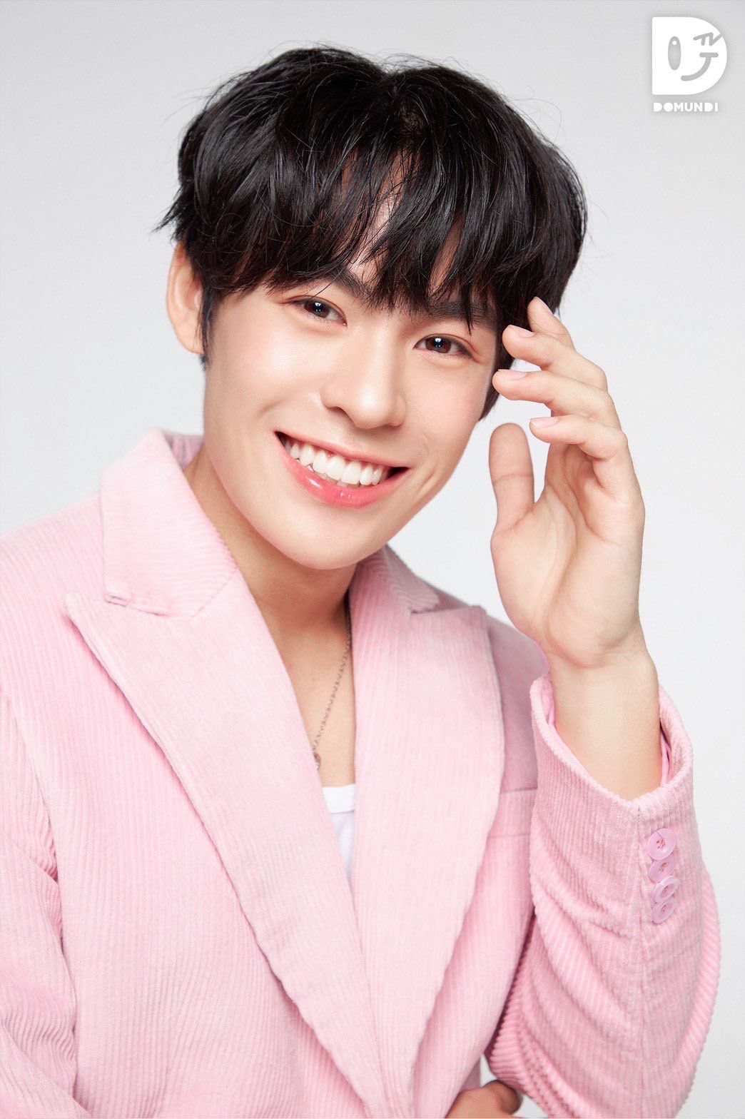 เช่าสูทคอร์ดูรอยสีชมพู Flamingo Pink Peak Lapel Single-Breasted Basic Instinct กรุงเทพ