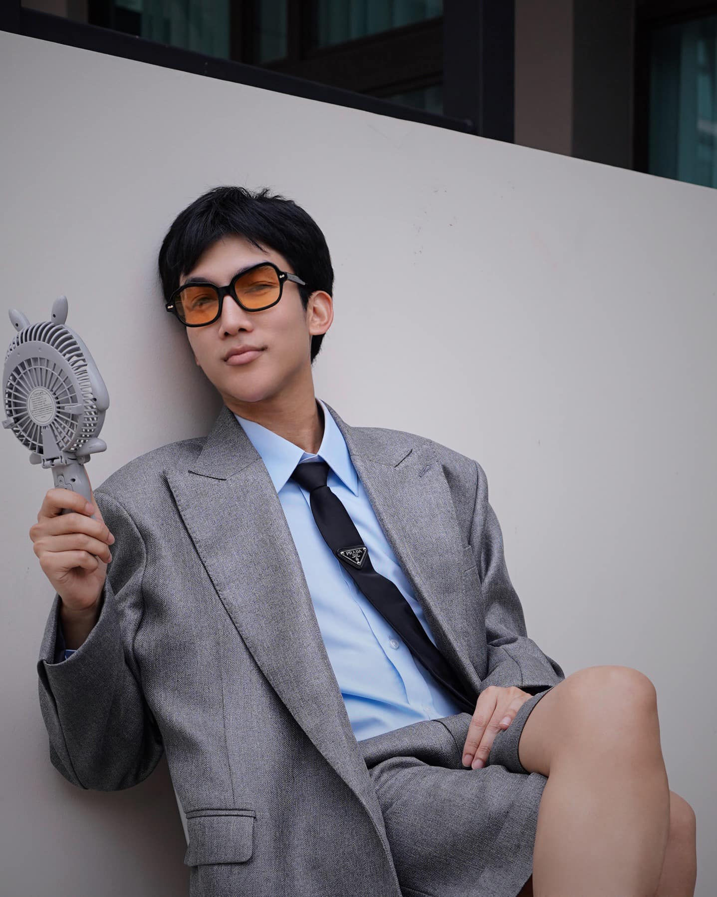 เช่าสูทสีเทา Ash Gray Herringbone Double-Breasted Peak Lapel Oversized Basic Instinct กรุงเทพ