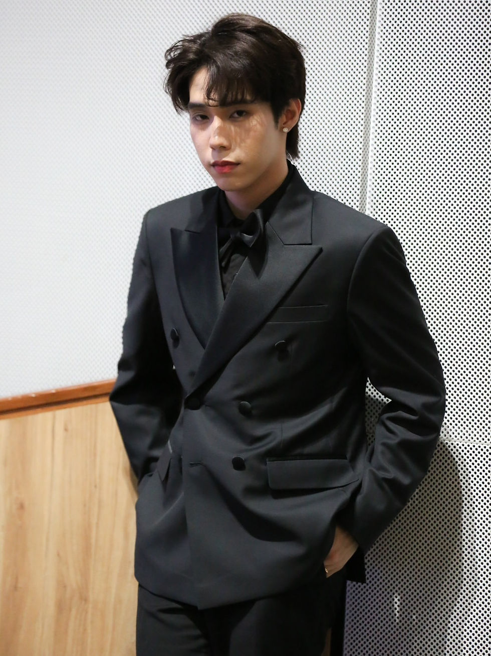 ภาพขนาดย่อ: เช่าทักซิโดสีดำ Classic Double-Breasted Peak Lapel Fabric Button Basic Instinct กรุงเทพ