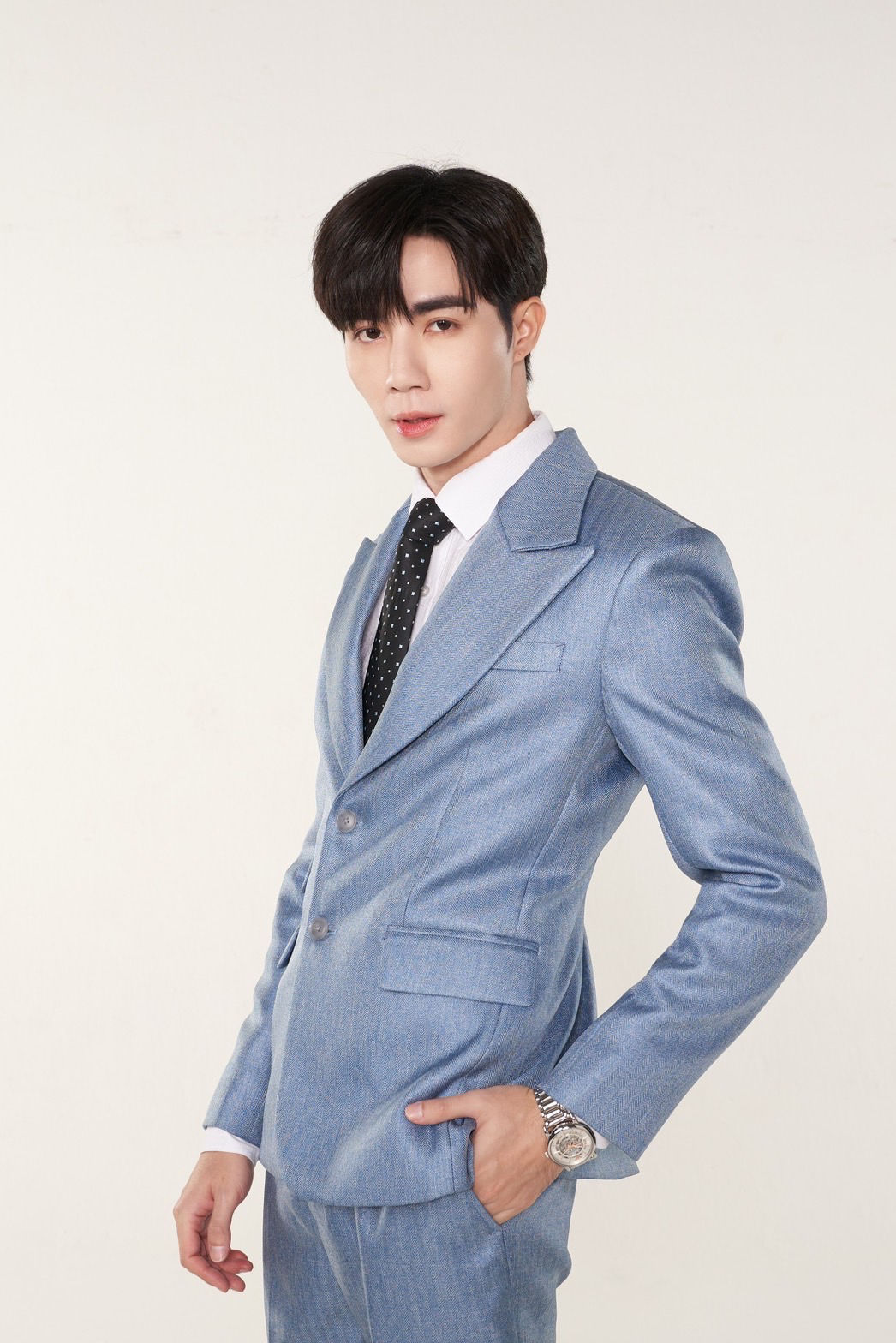 เช่าสูทลาย Herringbone ฟ้าอ่อน Arctic Blue Wide Peak Lapel Single-Breasted Basic Instinct กรุงเทพ