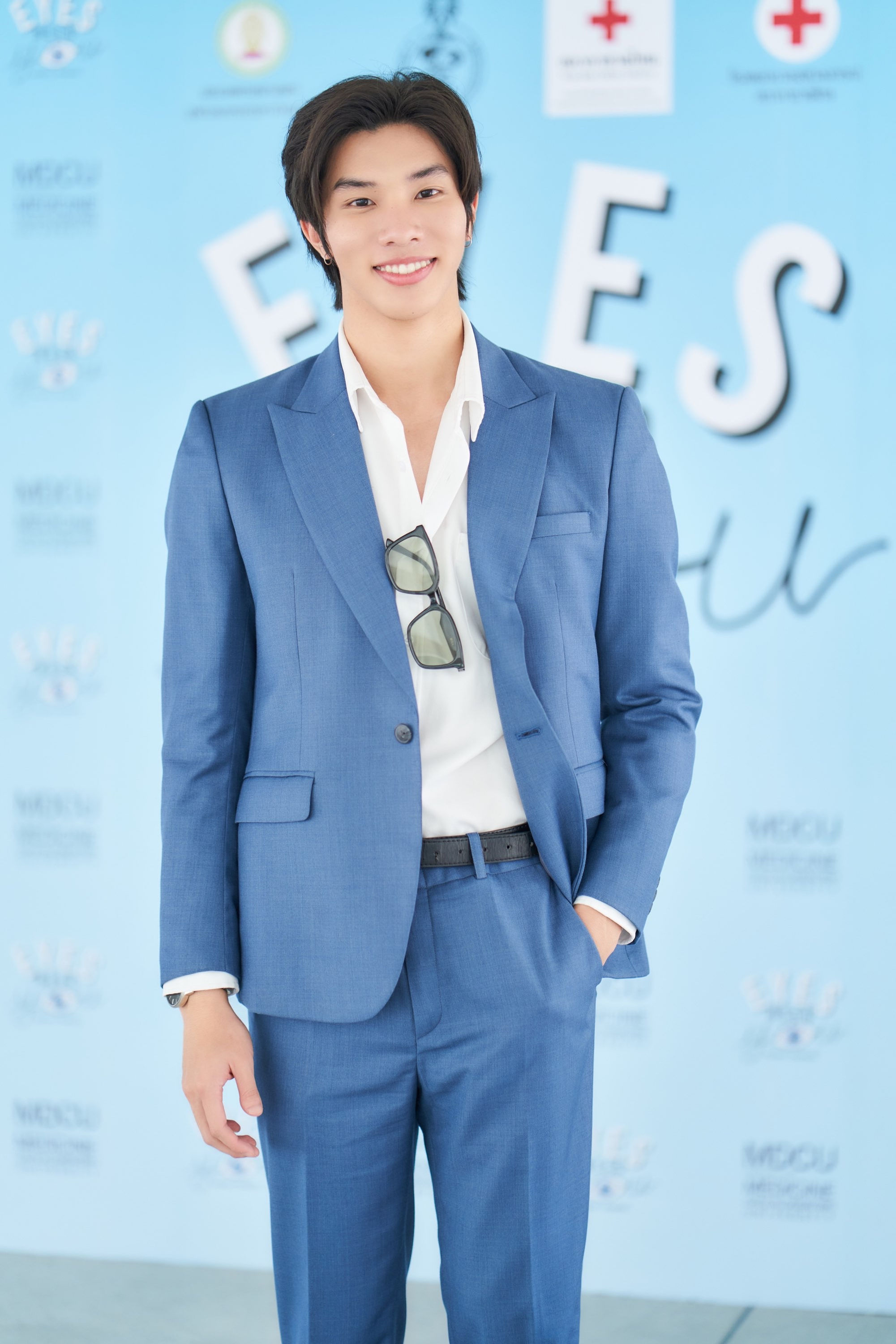 เช่าสูทสีฟ้า Cerulean Blue Peak Lapel Single-Breasted Basic Instinct กรุงเทพ