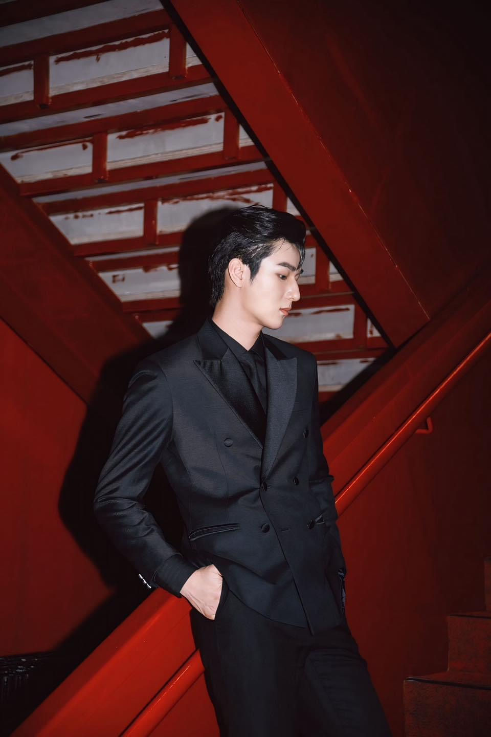 ภาพขนาดย่อ: เช่าทักซิโดสีดำ Classic Double-Breasted Peak Lapel Fabric Button Basic Instinct กรุงเทพ