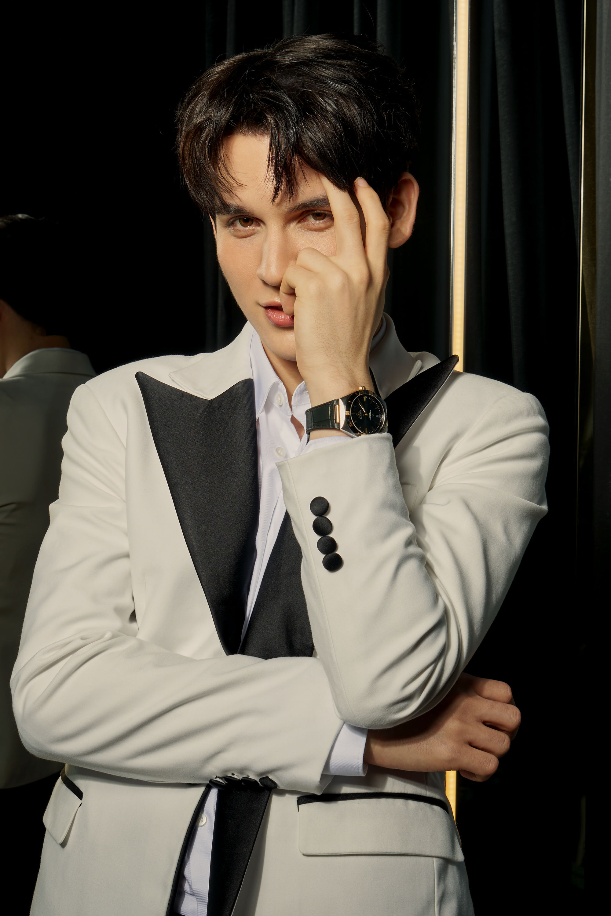 เช่าทักซิโด้ขาวปกดำ Contrast Peak Lapel Single-Breasted Basic Instinct กรุงเทพ