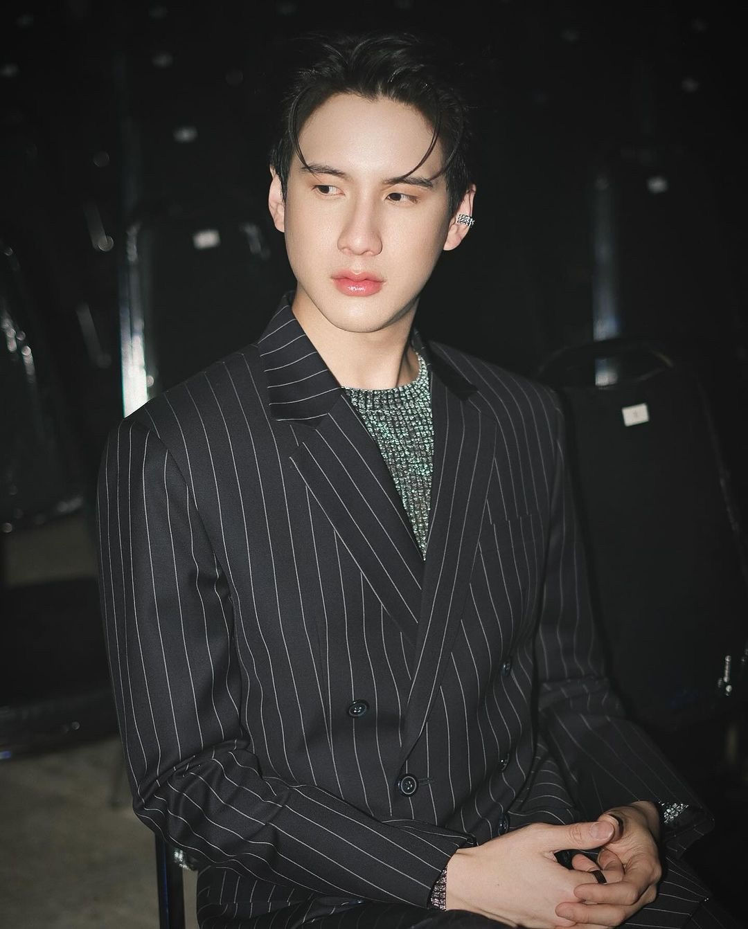 เช่าสูทลายริ้วสีกรมดำ Dark Blue Pinstripe Double-Breasted Notch Lapel Basic Instinct กรุงเทพ