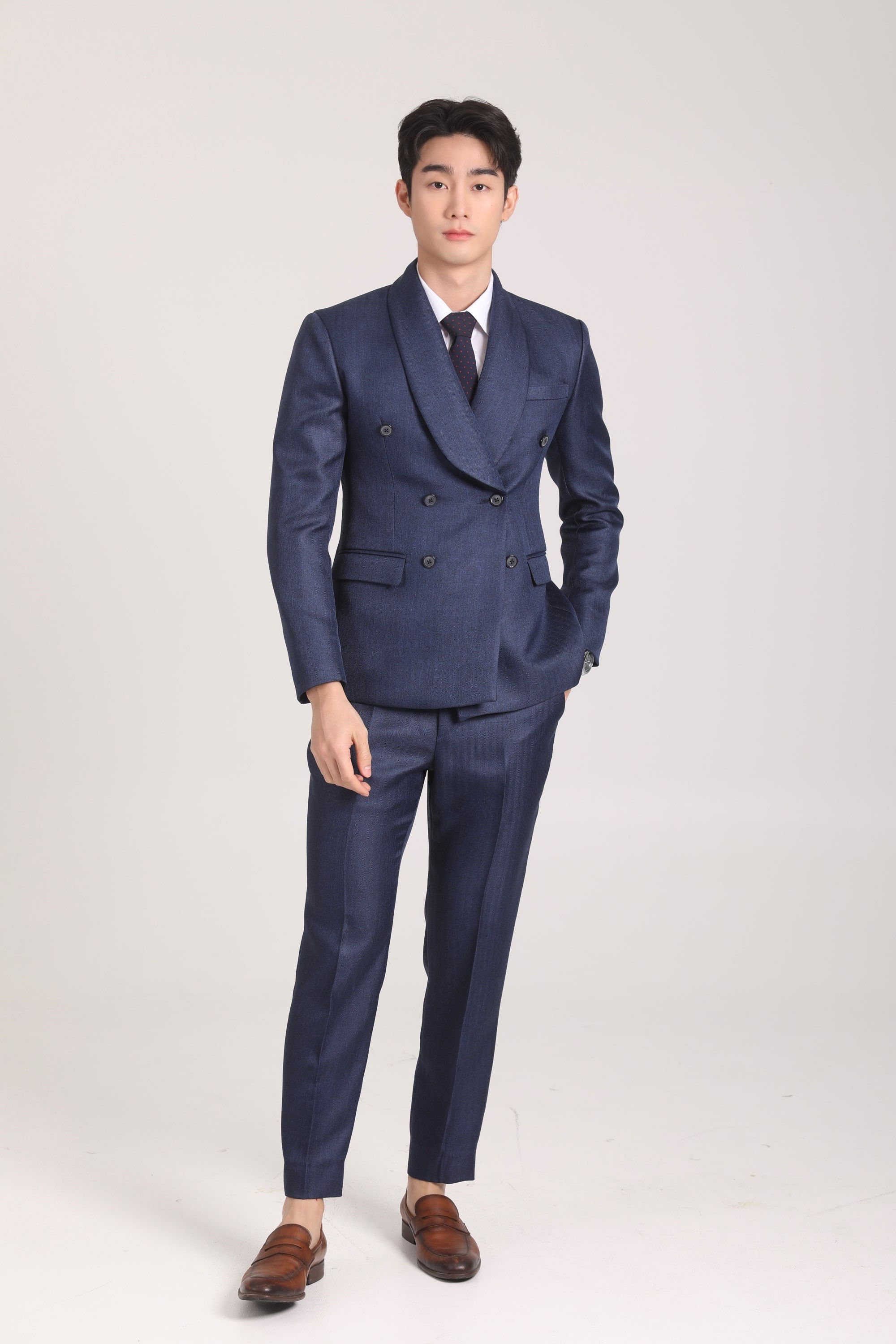 เช่าสูทลาย Herringbone น้ำเงิน Admiral Blue Shawl Lapel Double-Breasted Basic Instinct กรุงเทพ B: สูทเช่าลาย Herringbone สีน้