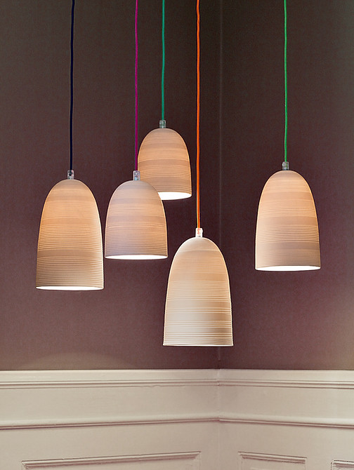 lampen, lamps, porcelain, maranke thunig porzellan, handmade, handgemacht, pendel lampe, colored wire
