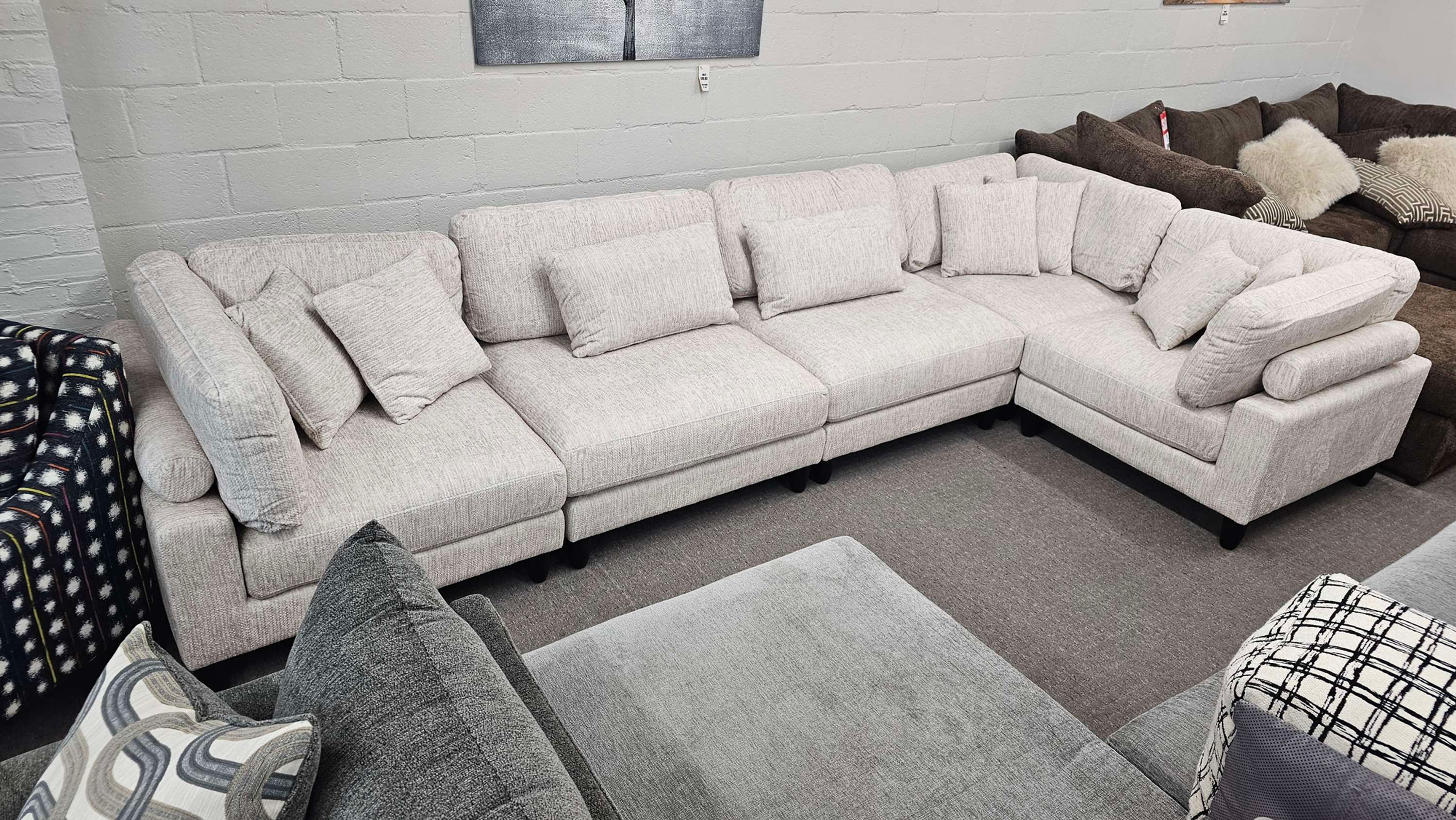 Robstown 5 Piece Sectional by Homelegance