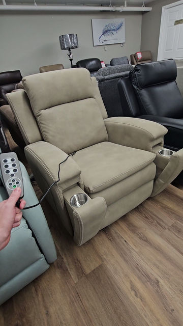 Thumbnail: Armstrong Auto Rocker by Parker House