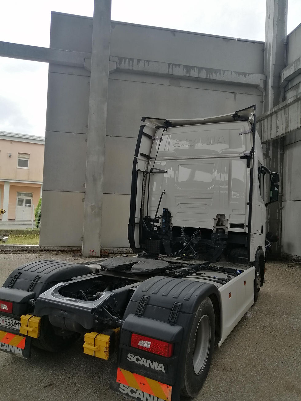 Minijatura: SCANIA S450