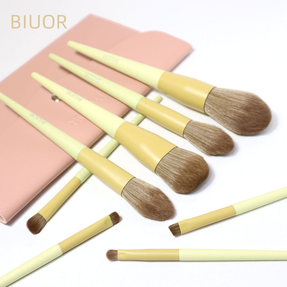 11本可愛いメイクブラシセットYELLOW 専用携帯用ポーチ付