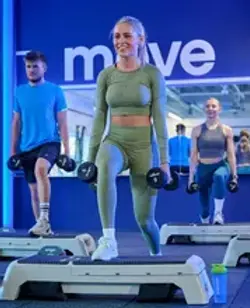 The_Gym_Group_Asset-Students-Students_Performing_Weighted_Step_Ups_In_A_Group_Exercise_Cla