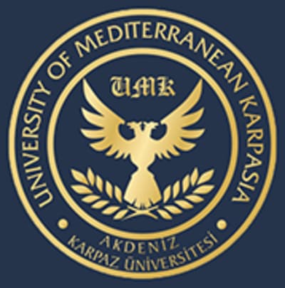 جامعة يني يوزيل logo.png