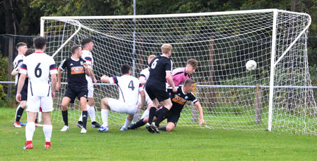Hall Russell Utd v Kennoway Star Hearts
