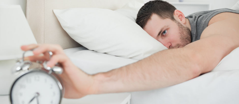Por que demoro para dormir?