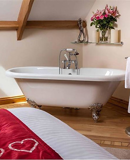 Trefaen Cottage a romantic cottage for couples and dog-friendly
