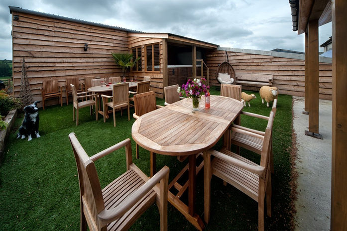 Oak Barn Garden at Crai Valley Eco Lodges