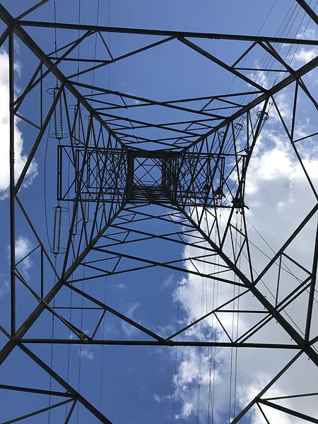 Estrutura metálica de linha de transmissão de energia