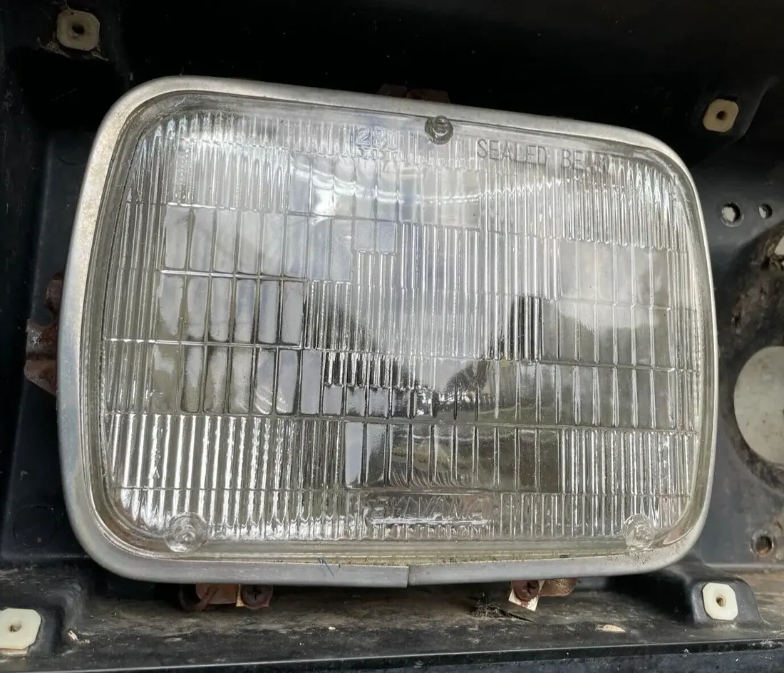 1978-1981 Chevy Monte Carlo Malibu Gbody Headlight Lamp Buckets