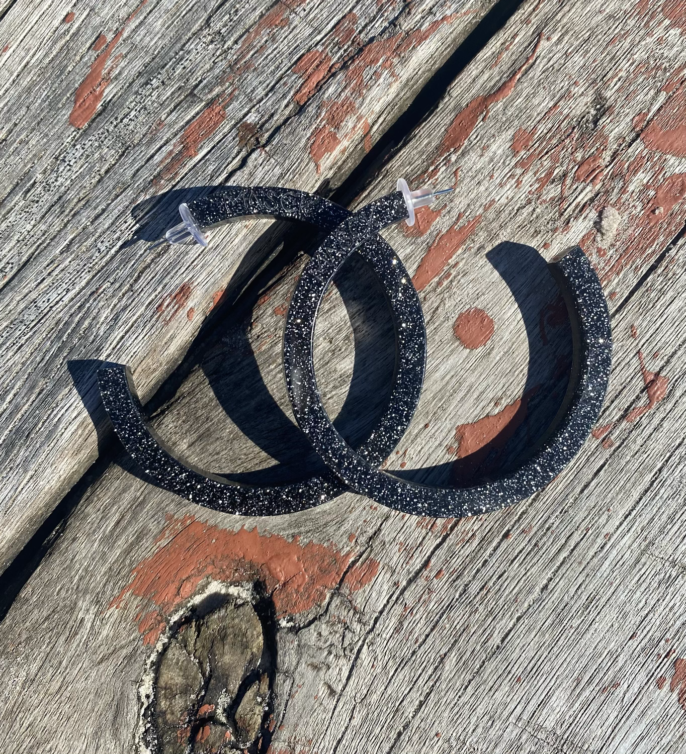 Brincos Leblon Acrílico Black Glitter