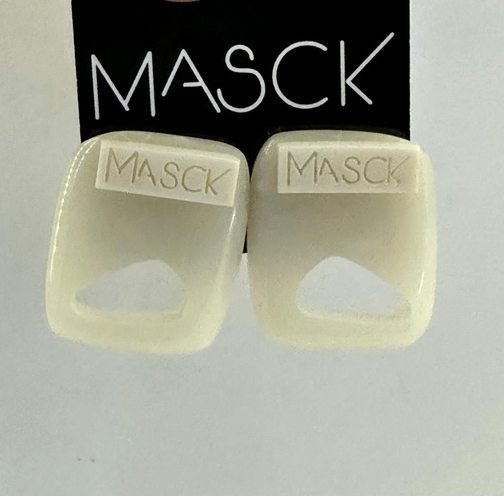 Brincos Bassa Marfim