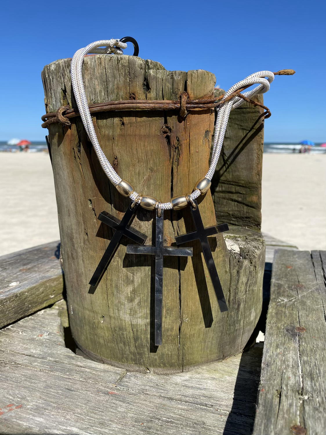 Colar Monte das Oliveiras Titanium & Black com Branco