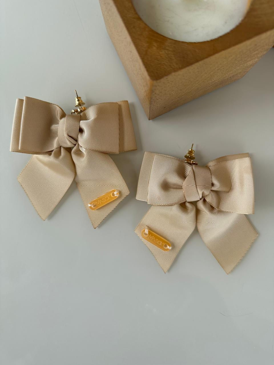Brincos Laço Charme Dourado