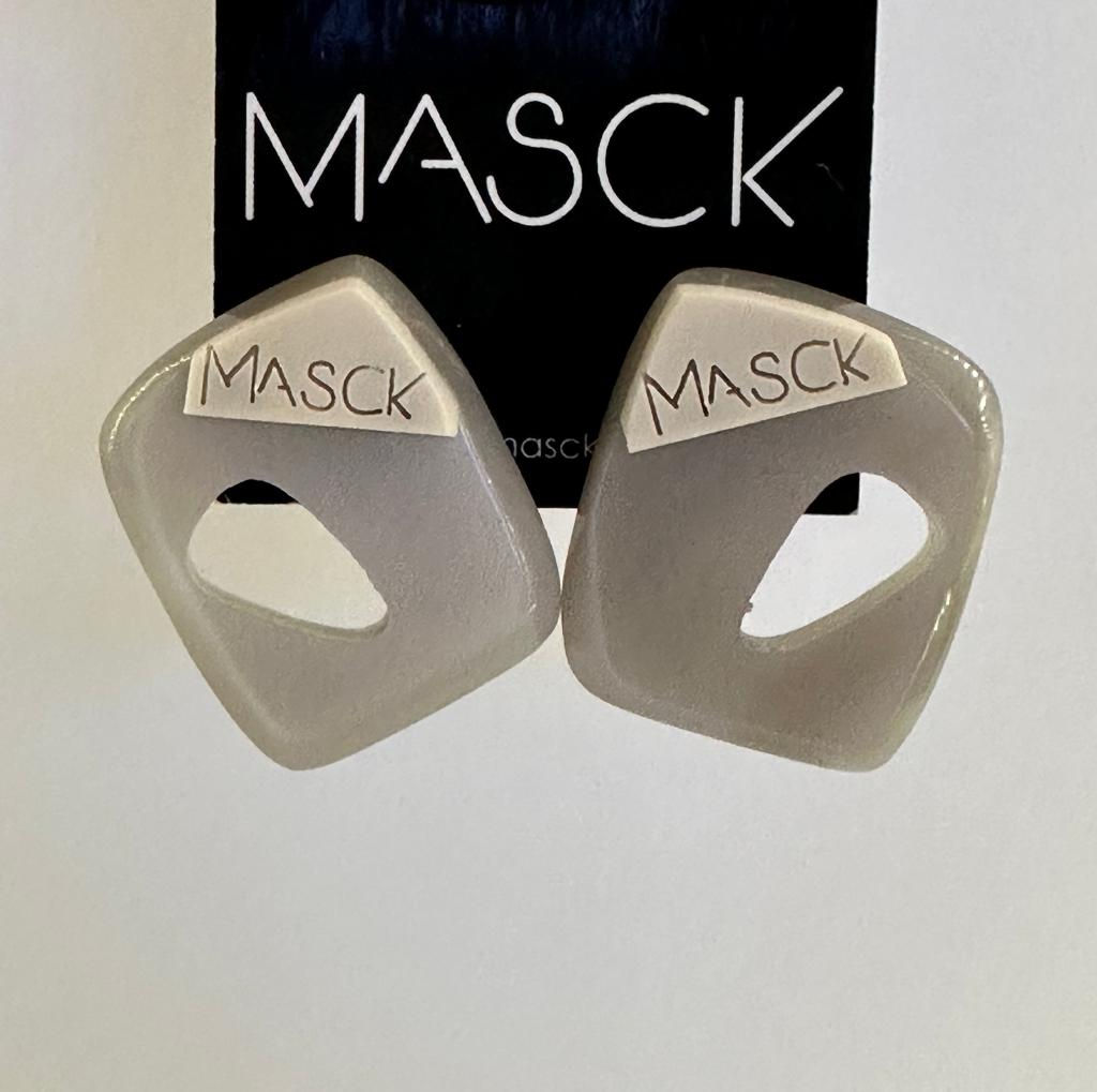 Brincos Cala Shell e Marfim