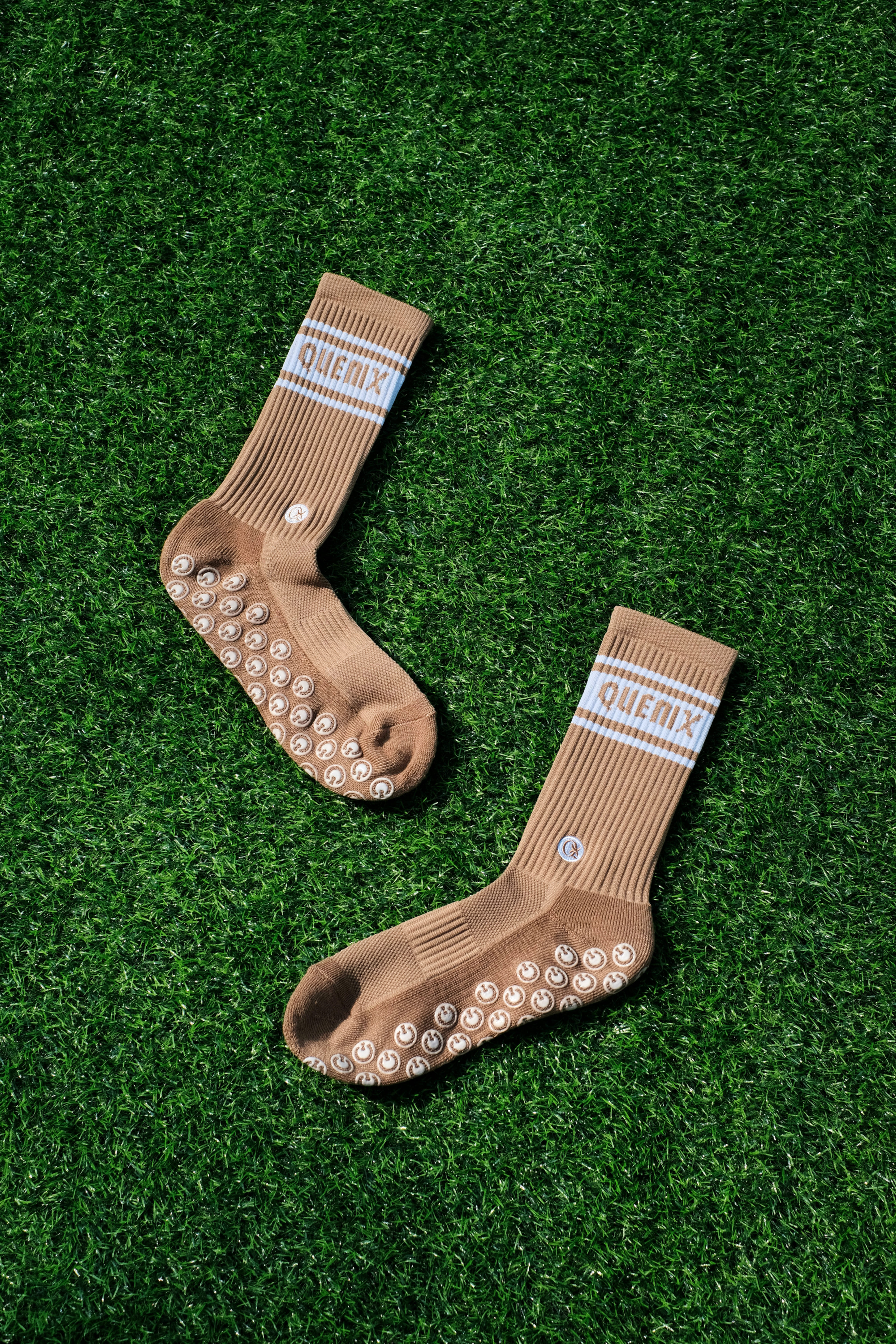 Quenix Grip Socks - Brown