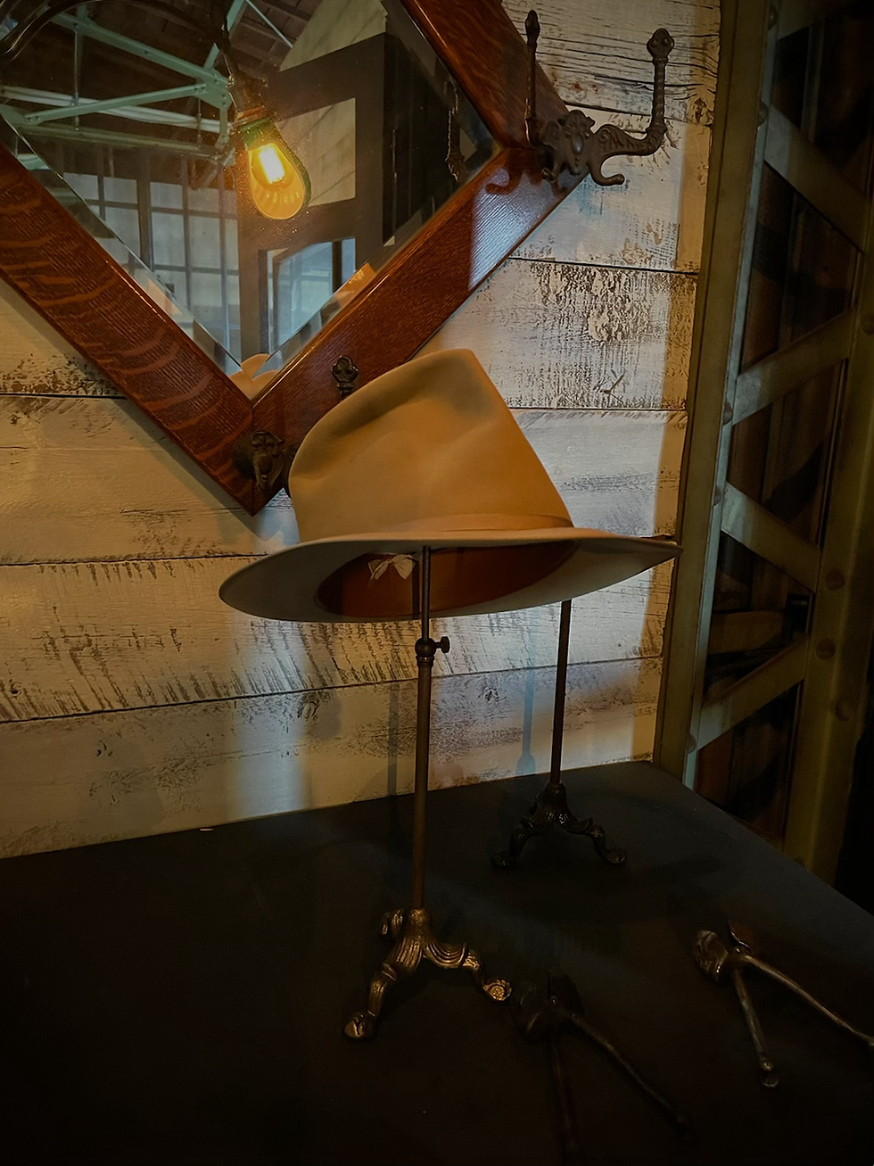 サムネイル： HAT HANGER【HHG-1】