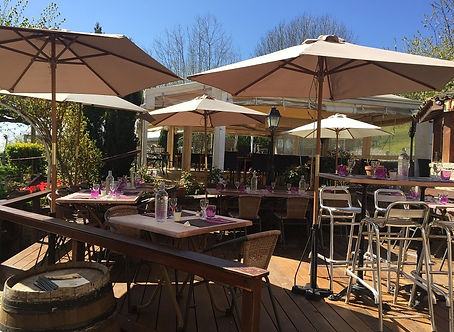 terrasse_teck_coté_restaurant.jpg