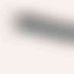 Askıda siyah ve beyaz modern avize aydınlatma armatürü.