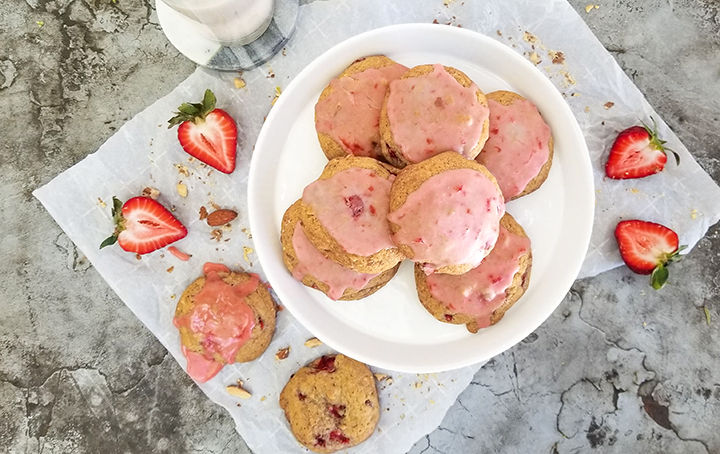 strawberry almond cookie with glaze