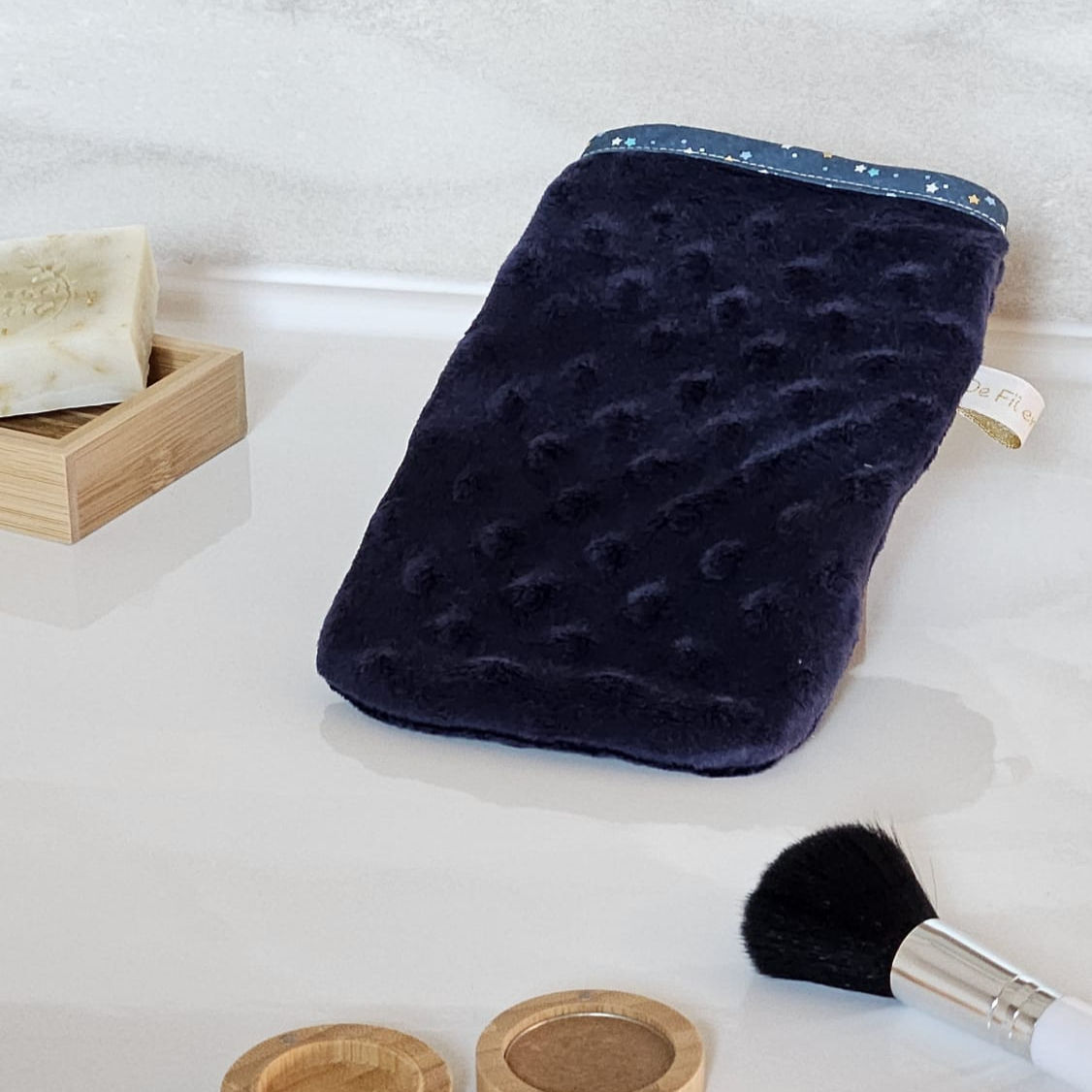 Gant démaquillant "magique"